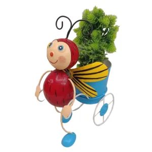 Red Bee Pot